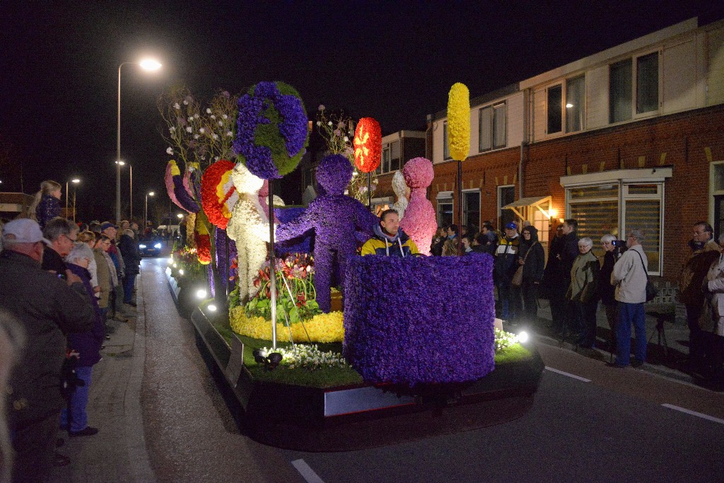 ../Images/Verlicht corso Noordwijkerhout 2019 045.jpg